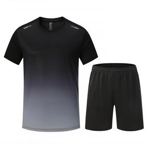 <span class=keywords><strong>Tuta</strong></span> sportiva Fitness da uomo 2 pezzi di pantaloncini sportivi e maglietta per allenamento di basket e allenamento in palestra - Product Image 2