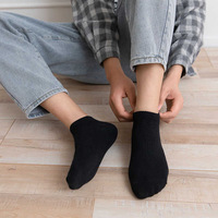 Chaussettes courtes de sport en coton respirant et antibactérien pour femmes, idéales pour l'automne, avec logo personnalisable, vente en gros à prix abordable pour usage quotidien