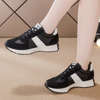 Chaussures de tennis grande taille pour femmes, nouveau design, baskets basses décontractées d'automne, plates et respirantes, en stock pour femmes