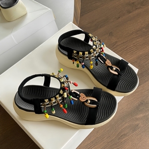 Sandales compensées confortables d'été pour femme, style bohème, à talon bas, ornées de strass et de perles, à bout ouvert, avec bride cheville et talon compensé - Product Image 2