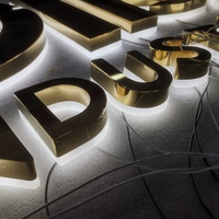 Enseignes commerciales personnalisées étanches en métal avec logo signalisation extérieure enseignes en acrylique rétroéclairées Logo 3D or chrome lettre Insegna Luminosa