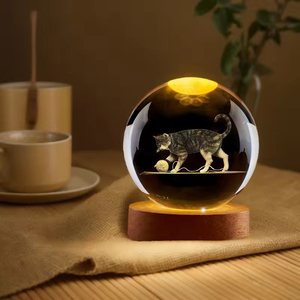 Veilleuses de taille personnalisée avec base en bois Veilleuse à DEL Boule de lumière 3d Sculpture interne Boule de cristal Lumière - Product Image 3
