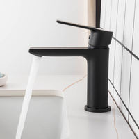 Robinet de lavabo électrique en laiton à poser sur le comptoir, finition chromée, mitigeur eau chaude et froide avec design cascade