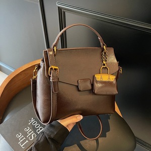 Vente en gros de sac à bandoulière de grande capacité style vintage pour femmes sac à bandoulière de luxe minimaliste avec petit portefeuille - Product Image 1