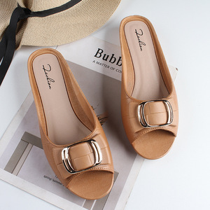 Nouveau Style Sandales Plates pour Femmes en PVC de Haute Qualité, Boucle Carrée Tendance, Chaussures Décontractées d'Extérieur en Gros pour Filles et Dames - Product Image 2