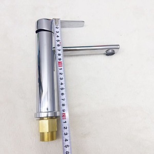 Grifo monomando de lavabo de acero inoxidable con núcleo de latón para montaje en encimera, grifo mezclador para baño - Product Image 2