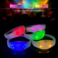 Bracelets LED personnalisés avec logo, 15 couleurs, bracelets en silicone lumineux, télécommande, bracelets lumineux pour concerts, fêtes, événements, discothèques