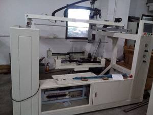 Machine à cinq axes personnalisée pour la pulvérisation de produits ronds carrés en verre plat pour boîtier d'ordinateur - Product Image 5