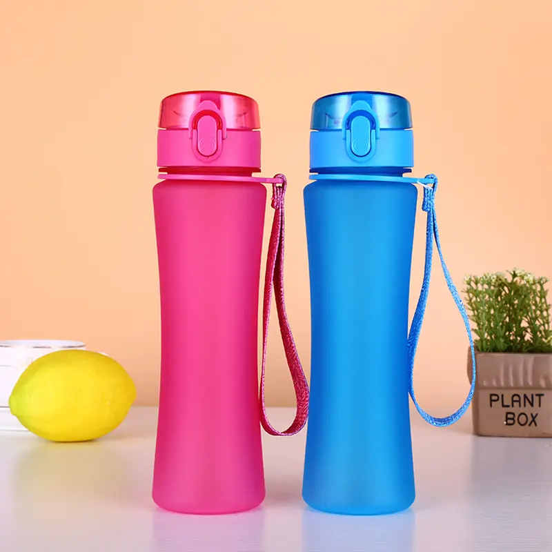 2023 Offres Spéciales Gym bouteille d'eau de sport en plastique avec logo personnalisé 500 ml bouteille d'eau de vélo