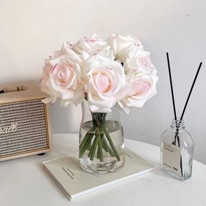 Haute Qualité 25cm 5 Têtes Artificielle Rose Hydratante Rose <span class=keywords><strong>Fleur</strong></span> pour La Décoration Intérieure Tables De Mariage <span class=keywords><strong>Fleur</strong></span> - Product Image 2