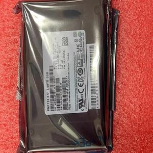 Disque SSD d'occasion HORNG SHING MZWLJ7T6HALA-0007C PM1733 U.2 7.68T 7C 6Gbps - Product Image 3