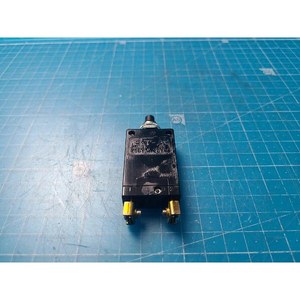 Interruptor de Circuito Térmico E-T-A Tipo 2-5700 2-5700-iG1-K10-DD Usado Como Está, Piezas de Equipos Semiconductores Legados - Product Image 2