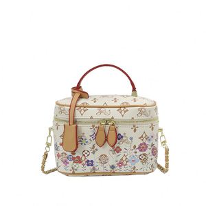 Bolso de Mano Geométrico Vintage 2025 para Mujer con Remaches y Cadena Decorativa, Cierre de Cremallera Resistente, Diseñado por el Diseñador de la Marca - Product Image 4