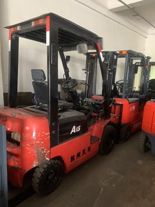 3ton Komatsu 30 Ton Mini Gebruikte Dieselheftruck 4-wielige Handaangedreven Pomp Motor Tandwiellagermotor Goedkope Prijs Vorkheftruck - Product Image 4