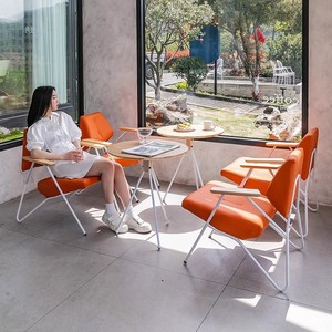 Ensemble salle à manger 6 pièces, table et chaises, structure confortable, idéal pour café ou pâtisserie - Product Image 4
