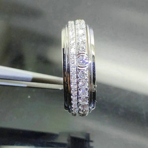 Anello Nuziale Geometrico con Zirconi per Donne, Elegante Gioiello da Dito alla Moda - Product Image 2