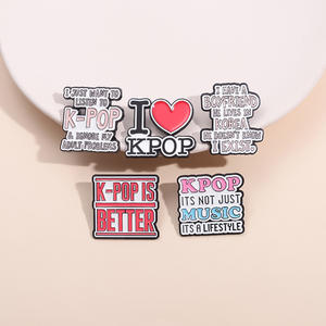 Kpop es mejor Pin esmaltado Solo quiero escuchar Kpop Ignorar mis problemas <span class=keywords><strong>de</strong></span> adultos Broche Insignias <span class=keywords><strong>de</strong></span> solapa Fans del grupo <span class=keywords><strong>de</strong></span> bandas pop - Product Image 2