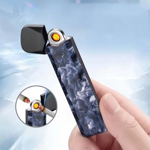 Briquet USB de luxe Weipu personnalisé, portable, en plastique, électrique, pour cigarettes, avec boîtes vides et technique de miroir, design d'usine - Product Image 1