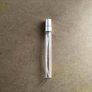 ขวดสเปรย์ขนาดเล็กขวดน้ำหอมแก้วใสขนาด5มล. 10มล. ขวดสเปรย์ขนาดเล็กพร้อมฝาสีเงินสีดำ - Product Image 6