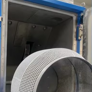 Machine de débavurage cryogénique avancée pour pièces en plastique - Product Image 1