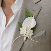 Ensemble personnalisé fait main de corsages de poignet et de boutonnières en fausse calla en EVA, vente en gros pour mariages et fêtes nuptiales