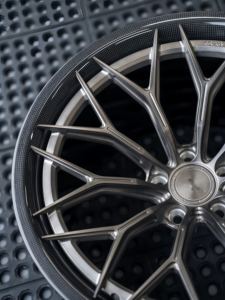 Popular Two Piece Multi <b>Spoke</b> Forged <b>Wheel</b> True Carbon Fiber Rim Custom Spec Lightweight Auto Hub Suitable For Luxury Sports Car - Product Image 2