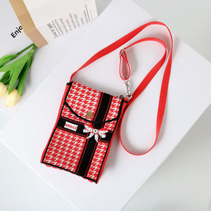 Nuova Moda: Portamonete all'Uncinetto a Forma di Panda, Mini Borsa per Cellulare, Borsetta a Tracolla, Borsa da Viaggio - Product Image 3