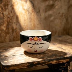 Taza <span class=keywords><strong>de</strong></span> café <span class=keywords><strong>de</strong></span> porcelana con diseño <span class=keywords><strong>de</strong></span> <span class=keywords><strong>Frida</strong></span> <span class=keywords><strong>Kahlo</strong></span> en 3D, con asa floral en relieve y pintada a mano, estilo mexicano, venta al por mayor - Product Image 2