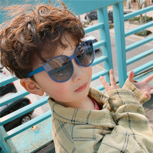 Gafas de sol polarizadas con forma de ojo de gato para niños, protección solar UV400 con montura completa, estilo unisex - Product Image 3