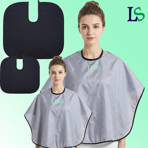 Capes de coiffure écologiques résistantes à l'eau avec logo personnalisé, bavoirs de maquillage, capes de shampoing pour salon de coiffure, tabliers courts de barbier - Product Image 1
