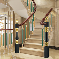 Garde-corps d'escalier intérieur en métal aluminium couleur laiton Conceptions de garde-corps d'escalier forgé plaqué or de luxe moderne