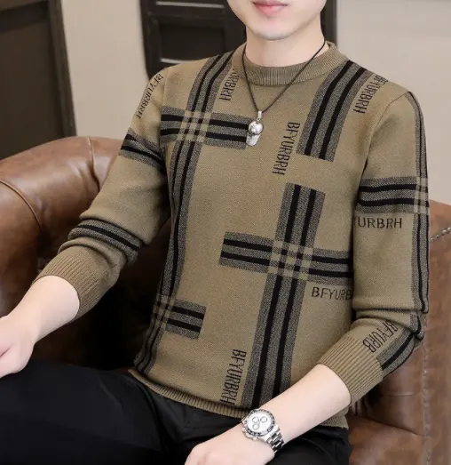 Men's sweaters for winter 2023 are on the rise in the trend of knit pullovers with round necks and striped slim-fitting bottoms