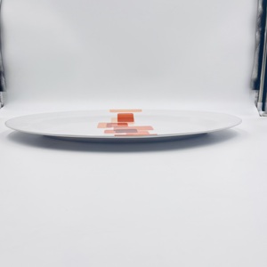 <span class=keywords><strong>Plateau</strong></span> <span class=keywords><strong>de</strong></span> service ovale en mélamine surdimensionné <span class=keywords><strong>de</strong></span> 19 x 14 pouces avec un design carré abstrait pour les restaurants et la restauration - Product Image 2