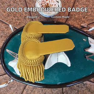 Epaulettes de Hombro de Cuero PVC de Poliéster con Borlas Bordadas y Lentejuelas Magnéticas de Calidad Premium en Color Dorado - Product Image 2