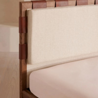 Lit en lin crème style nordique, taille Queen, avec tête de lit à ceinture et pieds en chêne massif, mobilier de chambre pour maison, villa, hôtel