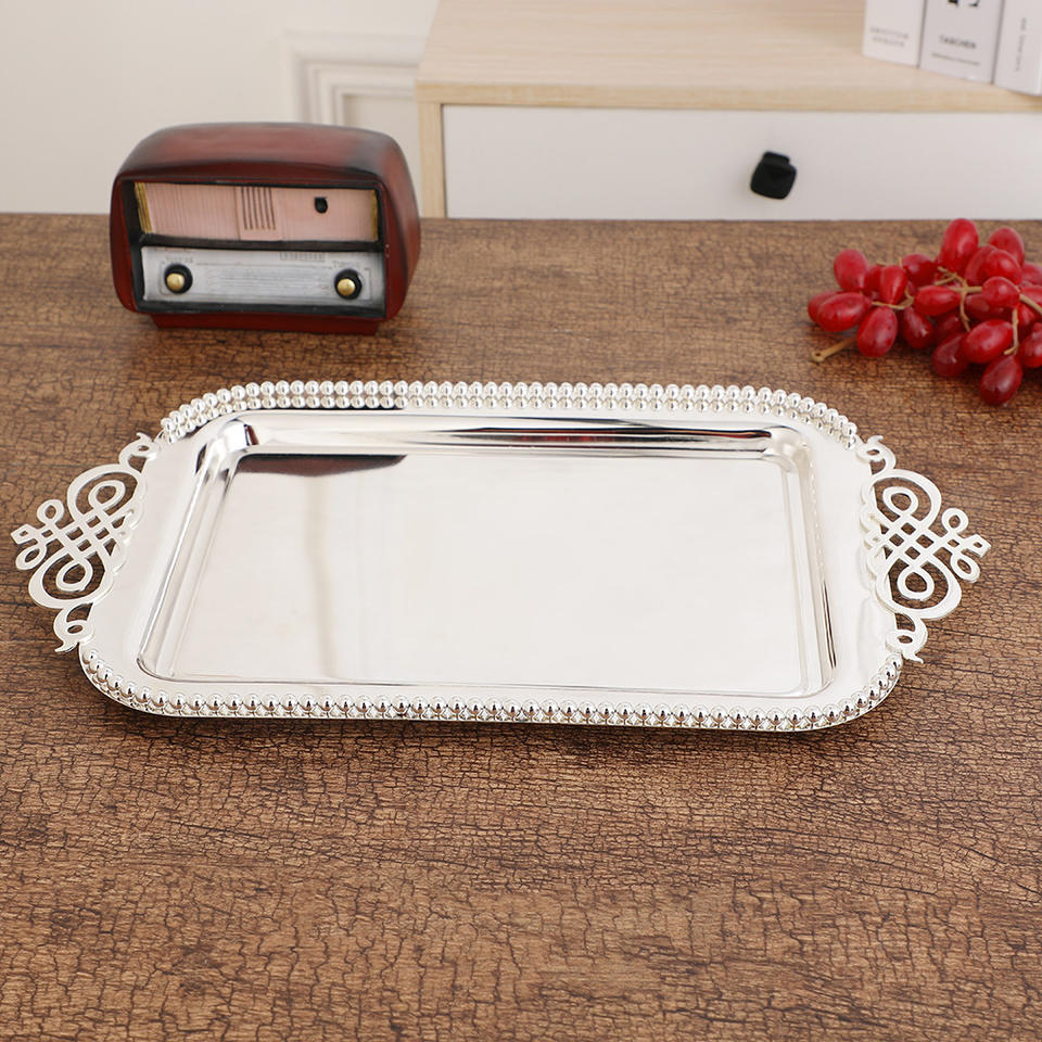 Simple and luxurious European-style plates, retro, exquisite stylish ...