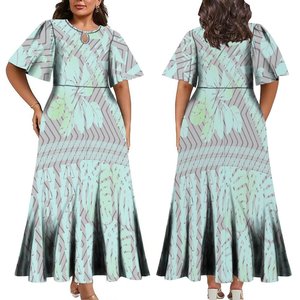 Abito Samoano da Donna Taglie Forti con Design Tribale Polinesiano Personalizzato, Maniche a Metà Lunghezza, Vestito Lungo Plissettato - Product Image 2