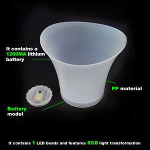Fabrieksgemaakte op batterijen werkende nieuwe stijl promotie 5L <span class=keywords><strong>plastic</strong></span> grote bierfleskoeler met 7-kleurig veranderende led-ijsbak - Product Image 3