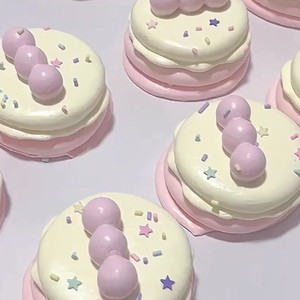 ของเล่นบีบคลายเครียดสไตล์เน็ตไอดอล เนื้อนุ่มเหมือนโคลน รูปทรงนมถั่วเหลือง ซูเฟล่ ของเล่นเสริมสร้างจินตนาการ บรรเทาความเครียด - Product Image 3