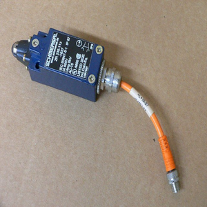Brandneuer & PLC Tr 235-11Z-1637 Sicherheits-Zuendschalter *Industrielle Automatisierungsprodukte - Bestes Preis-Leistungs-Verhältnis - Product Image 1