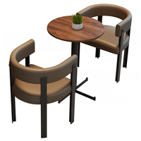 Ensemble de mobilier de bistro en gros, table ronde 2 places, chaises avec accoudoirs en cuir, adapté aux pizzerias, cafés et restaurants