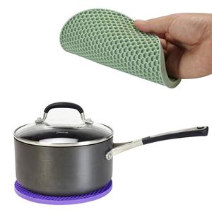 Tapete de Silicona Extra Grueso con Diseño de Panal, Tapete Antideslizante y Aislante de Silicona para Uso Doméstico - Product Image 5