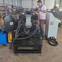 Machine industrielle efficace pour la fabrication de gouttières carrées, machine de formage à froid pour tuyaux de descente en métal, à vendre