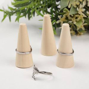 Support de présentation de bijoux en bois naturel, support conique pour bagues, 4.5x18cm, support de rangement pour accessoires de mode, pour bagues et bijoux - Product Image 4