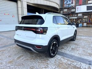 Offre Spéciale Voiture d'Occasion 2020 <span class=keywords><strong>Volkswagen</strong></span> <span class=keywords><strong>T</strong></span>-<span class=keywords><strong>Cross</strong></span> 1.4T 280TSI Essence 5 Portes 5 Places SUV d'Occasion Taille Moyenne Version Haut de Gamme - Product Image 4