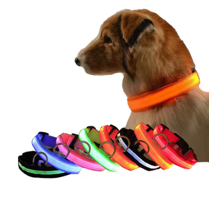 Collar LED Intermitente para Perro, Diseño Sólido, Poliéster Ecológico de Lujo para la Seguridad de las Mascotas - Product Image 5