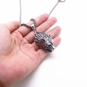 Yunnique – collier avec pendentif tête de loup en acier titane pour hommes, bijoux de fête Hip Hop, thème animal, Style rétro - Product Image 4