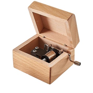 Caja <span class=keywords><strong>de</strong></span> <span class=keywords><strong>Música</strong></span> <span class=keywords><strong>de</strong></span> Madera <span class=keywords><strong>de</strong></span> Haya con Logotipo Personalizado, Pintada a Mano y Grabada, con Manivela, con <span class=keywords><strong>Música</strong></span> Personalizada TY-702019 - Product Image 5