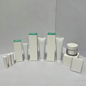 Siero Viso Anti-Età al Peptidi di Rame Blu con Benefici Rassodanti, Riparatori e Anti-Rughe, Flacone da 50mL - Product Image 3