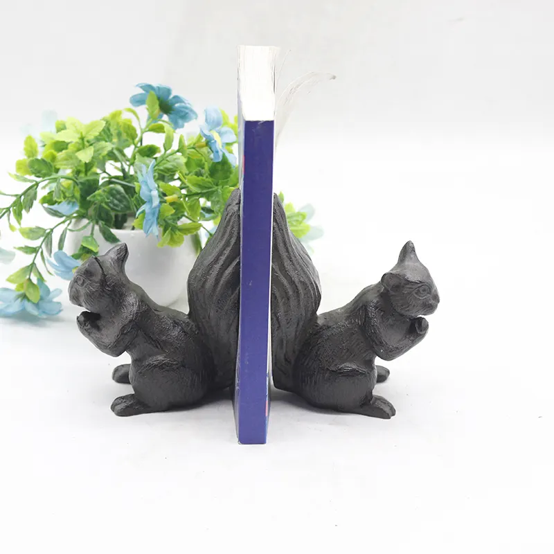 Factory wholesale custom unique metal squirrel bookends Heavy Duty bookend Holder Decor for Modern Living Room Decor